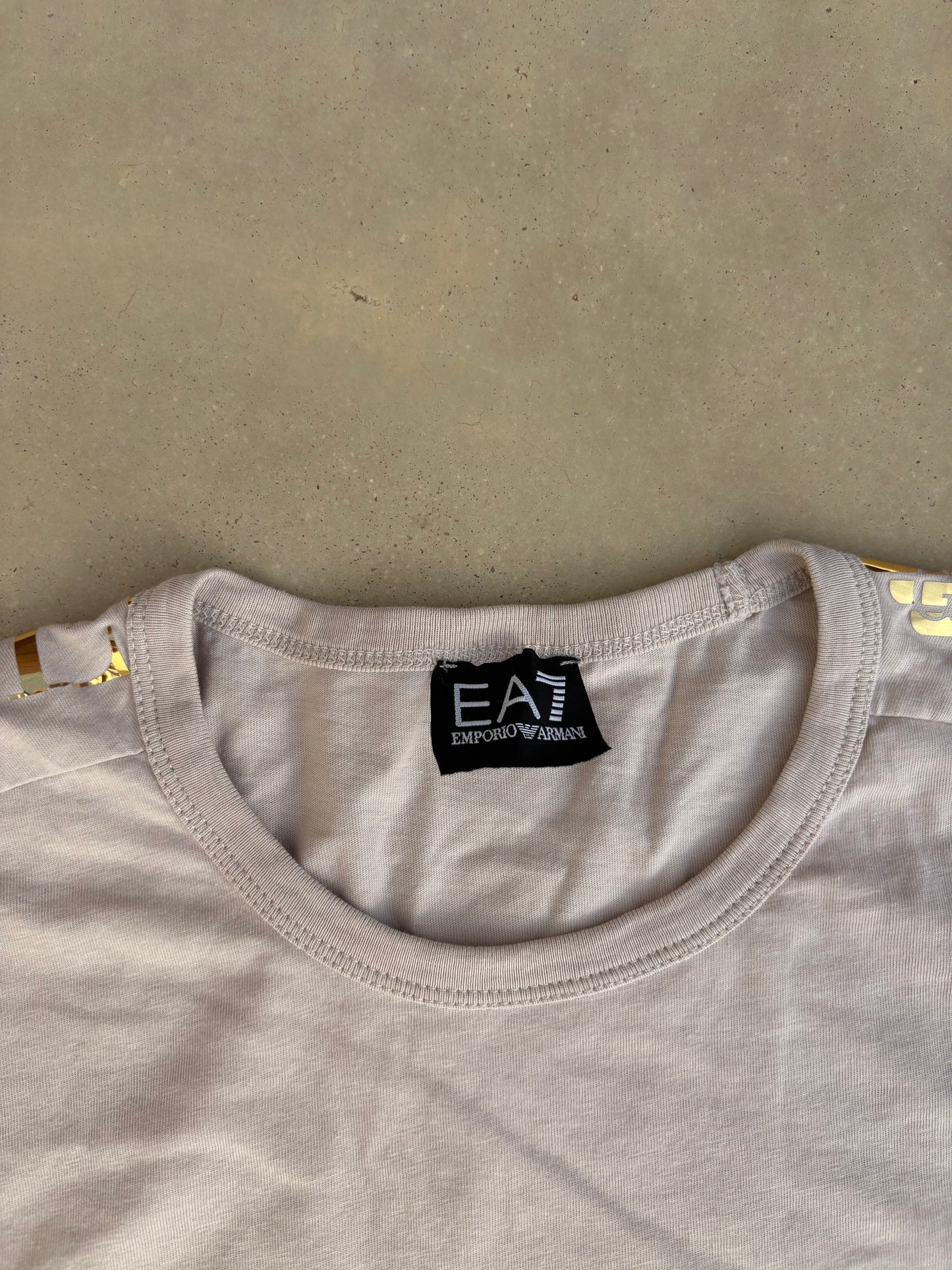 Armani T-Shirt (M)